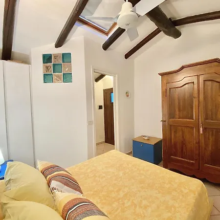 Holidaycasa Gio - In Centro Vista Mare * 斯佩隆加