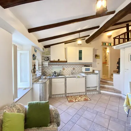 Holidaycasa Gio - In Centro Vista Mare * 斯佩隆加